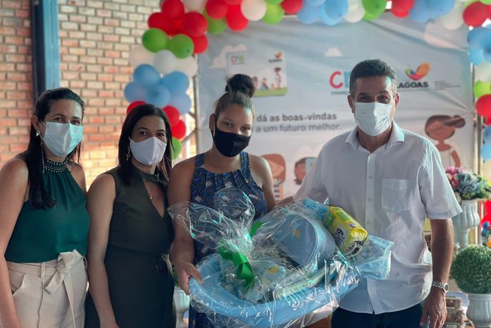 Assistência Social de Branquinha amplia e fortalece programas sociais no município com a entrega de novas cestas e cartões do CRIA