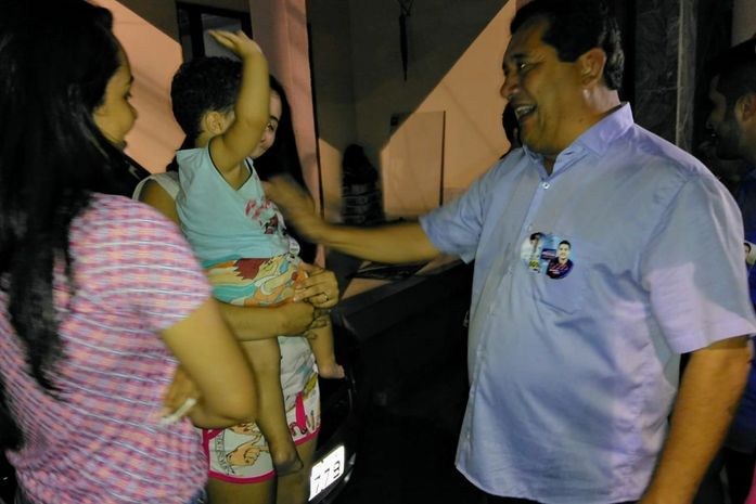 Povo do Jardim Tropical recebe Pessoa e Randerson em grande caminhada