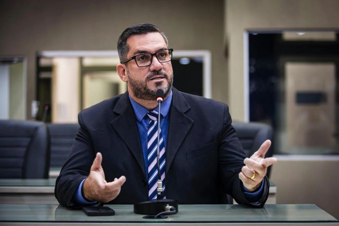 Leonardo Dias propõe bonificação por desempenho para profissionais da educação em Maceió