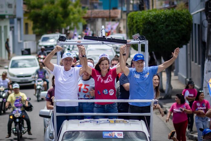 Renan Calheiros reúne multidão em mais uma caravana em Atalaia