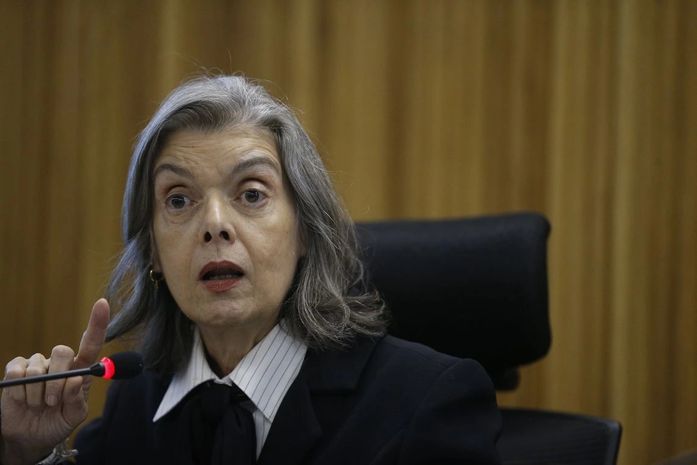 Cármen Lúcia arquiva pedido de investigação sobre Moro feito por PT