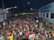 Prévia carnavalesca leva mais de oito mil pessoas às ruas