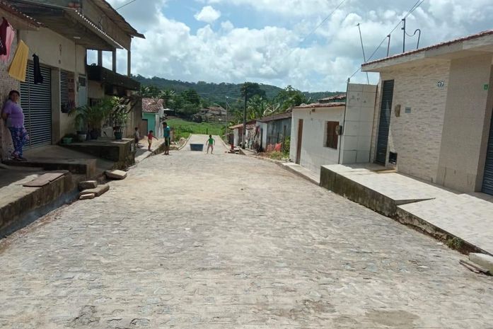 Ruas de São Miguel dos Campos estão recebendo pavimentação com drenagem