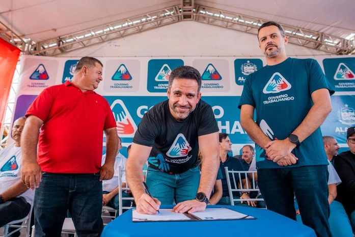 Paulo Dantas assina termo de cessão de terreno para a Feira de Carros e Motos de Arapiraca