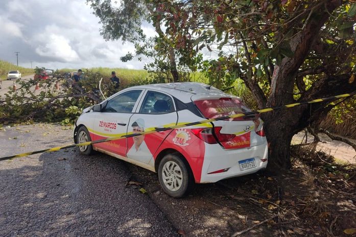 Colisão de veículo de vereador de Craíbas deixa duas pessoas mortas na AL-110 em São Sebastião