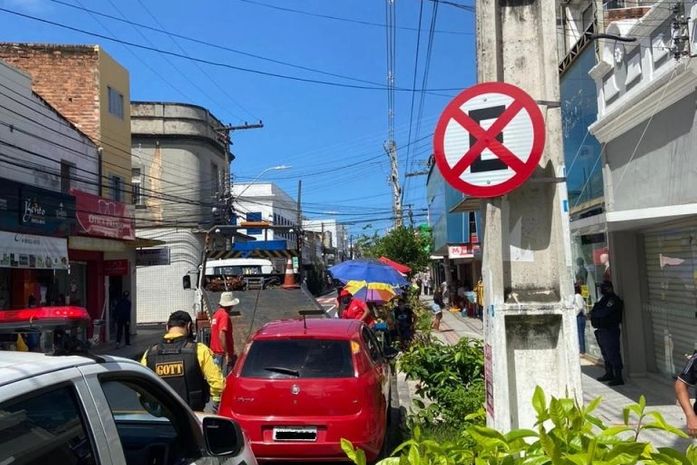 SMTT alerta para estacionamento irregular durante as compras de fim de ano