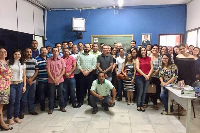 Prefeito Celino Rocha se reúne com equipe de governo para traçar planejamento