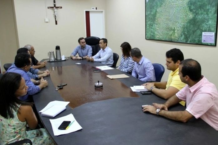 Prefeitura e BB definem cronograma para entrega das casas no Vale do Perucaba