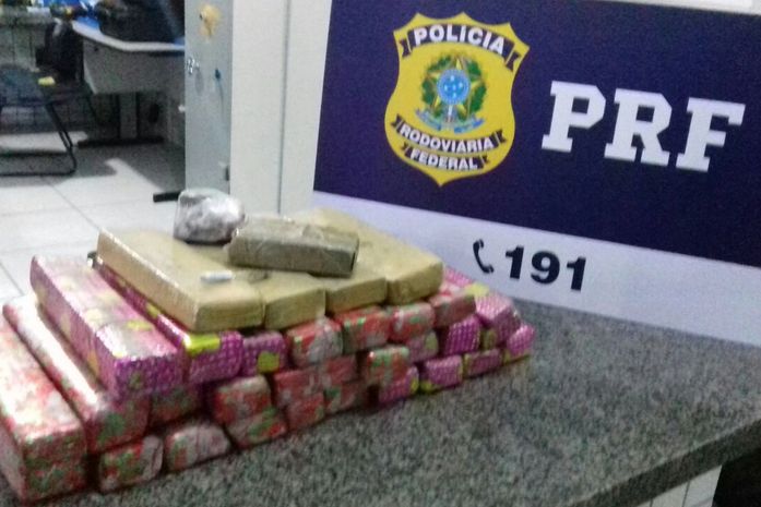 Passageiro estava transportando 25kg de maconha
