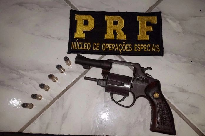Revólver foi apreendido na BR-316