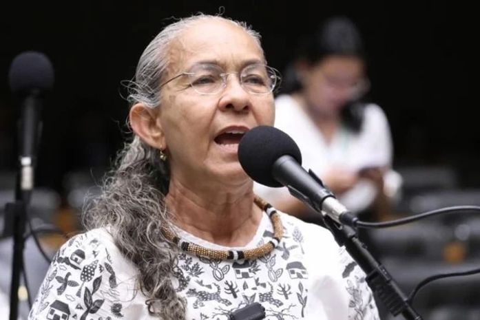 Heloisa Helena assina projeto polêmico sobre Israel, volta atrás e culpa a assessoria