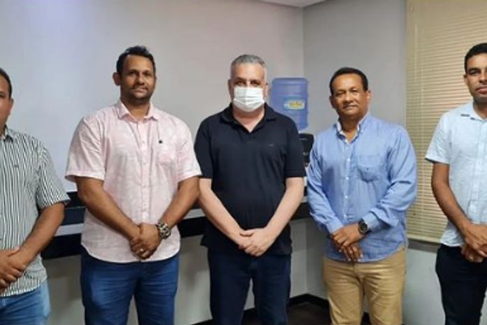 Comissão formada por vereadores e ex-vice prefeito de Traipu é recebida pelo secretário estadual de Segurança, Alfredo Gaspar