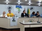 PSL se reúne em Palmeira dos Índios e cobre crucifixo de Cristo com bandeira do partido
