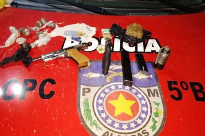 Polícia Militar prende trio com granada caseira