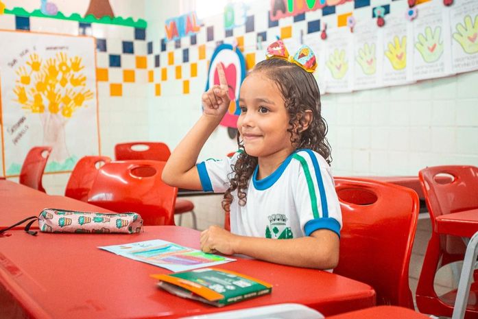 Arapiraca realiza, nesta quinta (7), as eleições para gestores educacionais nas escolas da Rede Municipal de Ensino