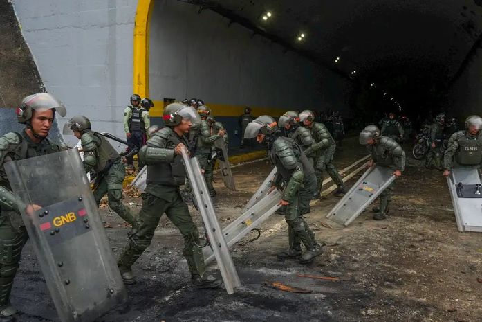 Atos na Venezuela têm 749 presos, sete mortos e 48 policiais feridos