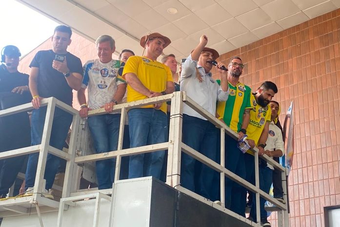 “Não aguentamos mais 20 anos de mentiras”, diz Gaspar em ato com Flávio Bolsonaro em AL