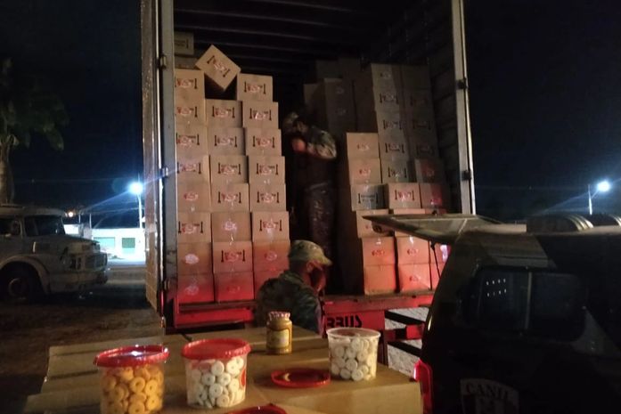 Cerca de R$ 35 mil foram recolhidos aos cofres públicos, referente ao carregamento de potes de doces de leite e bolachas de leite