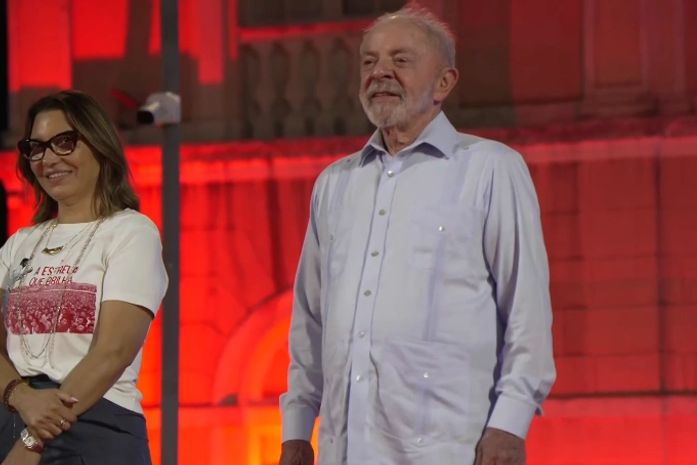 Praça Deodoro fica lotada para ato de campanha com Lula em Maceió
