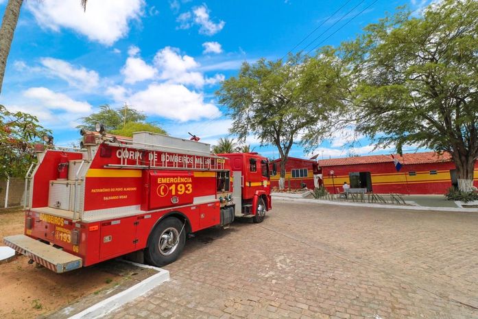 Homem esfaqueado no ombro e orelha busca socorro em quartel dos Bombeiros no interior de AL