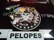 Após usuário indicar onde comprou cocaína, PM apreende drogas e arma dentro de bar 