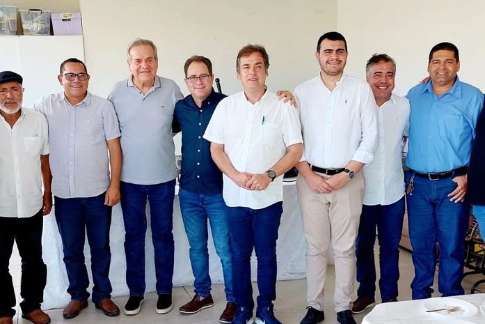 Em Delmiro Gouveia, opositores decidem ficar em um só partido