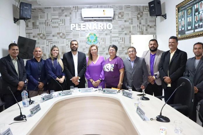 Câmara de Santana do Mundaú aprova PL que autoriza reajuste salarial aos profissionais da Educação