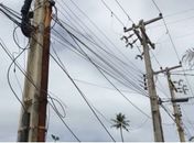 Equatorial é notificada pela Semscs e deve apresentar medidas de ordenamento de cabos em postes de Maceió