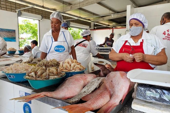 Consumidores movimentam Centro Pesqueiro à procura por peixes e frutos do mar