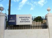 Familiares de sepultados de cemitério em Maceió devem informar danos após serviço interrompido 