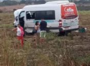 Um morre e cinco ficam feridos em acidente entre van e carro na AL 110