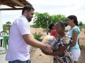 Prefeito conclui entrega de 6 mil cestas básicas para famílias em situação de vulnerabilidade social