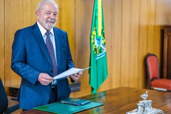 Lula vai a Montevidéu para encontro com presidente do Uruguai