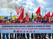 Movimentos bloqueiam rodovias e exigem que Governo cumpra acordo sobre terras do Grupo João Lyra 