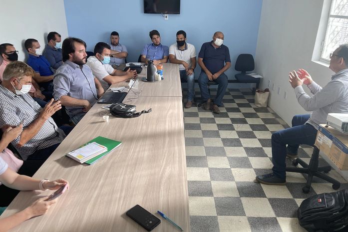 Secretarias discutem implantação da coleta seletiva de lixo em Limoeiro