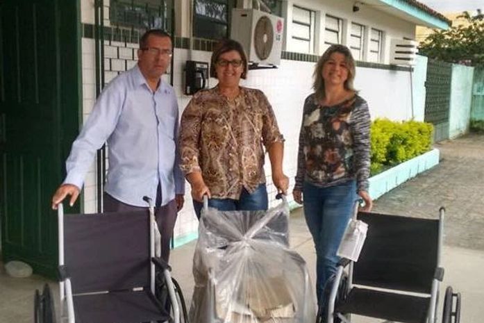 Assistente Administrativo Jairo Costa, Secretária de Saúde Sandra Medeiros e Daniela Tavares, Técnica em Saúde