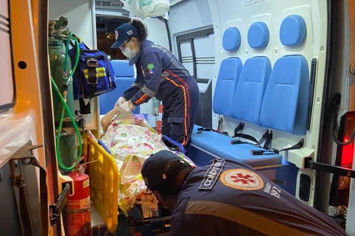Vivendo em condições precárias e com ajuda de vizinhos, idosa de 101 anos é resgatada em Maceió