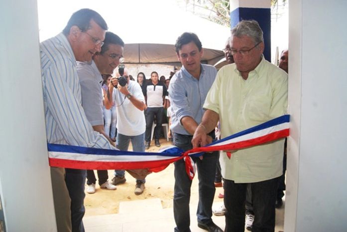 Prefeito entrega nova Unidade Básica de Saúde do Povoado Ponta de Pedra