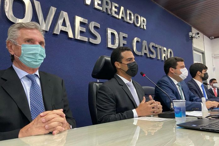 Collor e assessor da prefeitura viram protagonistas no retorno da Câmara de Maceió