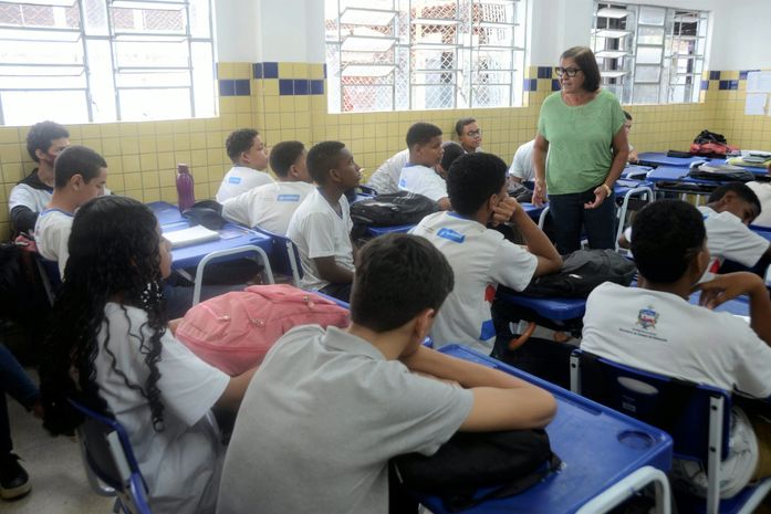 Sesau realiza ação educativa contra o tabagismo em escola da rede estadual