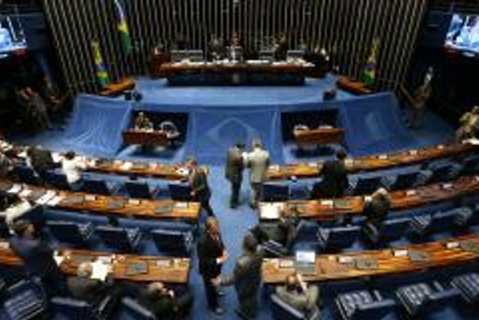Decreto deve ajustar reforma trabalhista, após MP perder validade