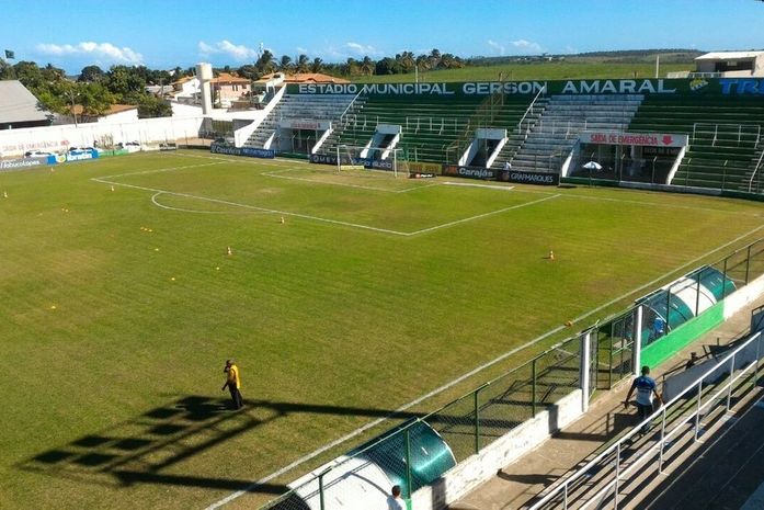 Coruripe dispensa oito jogadores e anuncia novos reforços