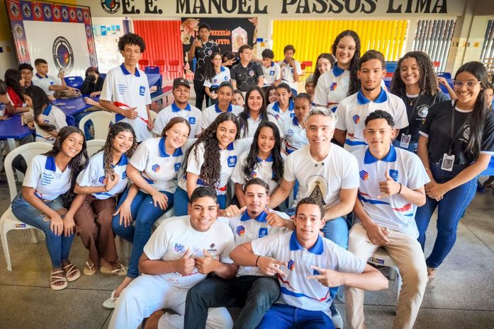 Rafael Brito comemora liderança de Alagoas em matrículas no 3º ano no Nordeste, consolidando avanço do Cartão Escola 10