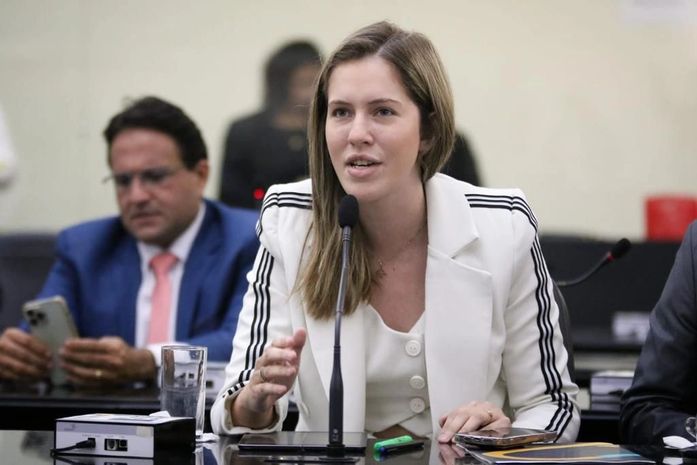 Deputada Cibele Moura