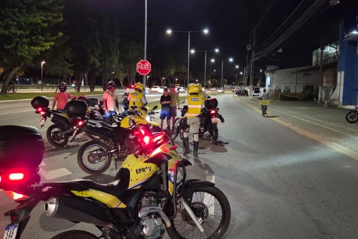 Agentes de proximidade do Ronda no Bairro recuperam moto roubada e socorrem vítima de acidente de trânsito