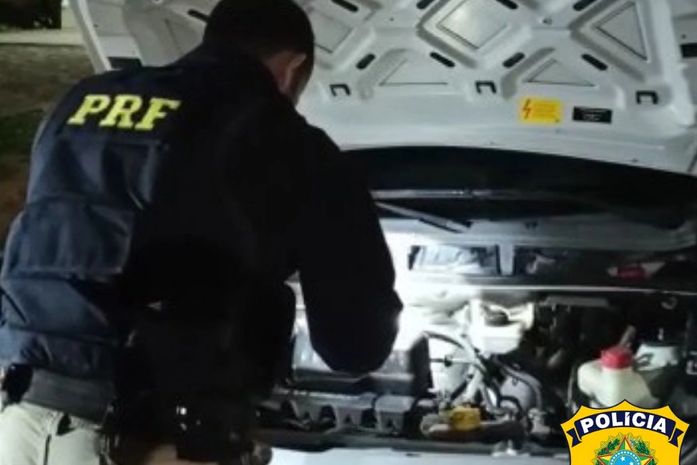 PRF recupera veículo roubado há 8 anos na Bahia e prende homem por receptação no Interior de AL