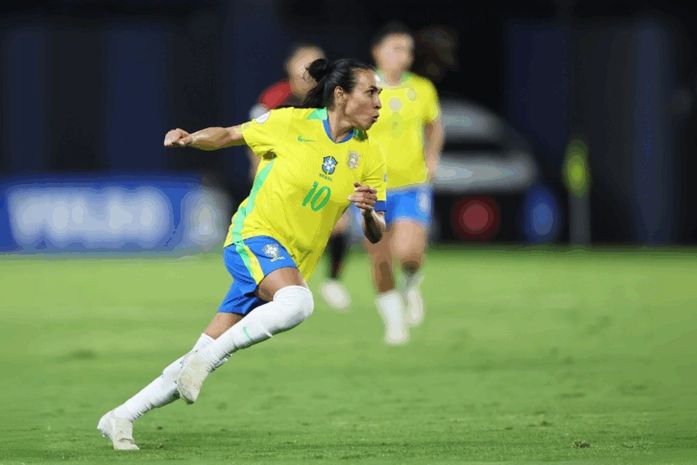 Pioneira: treinadora conta como descobriu Marta no Vasco