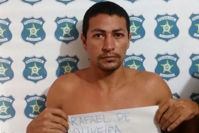 Rafael de Oliveira tem 25 anos e é acusado de ter cometido um homicídio em Santa Catarina