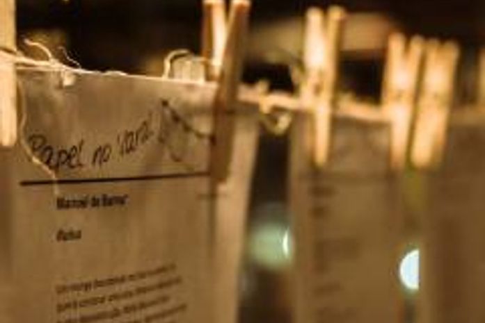 Papel no Varal - poesia de mulher: o universo através das mãos femininas