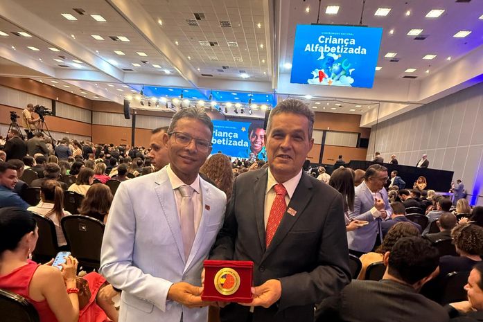 Em Brasília, Branquinha recebe Selo Ouro do Compromisso Nacional da Alfabetização